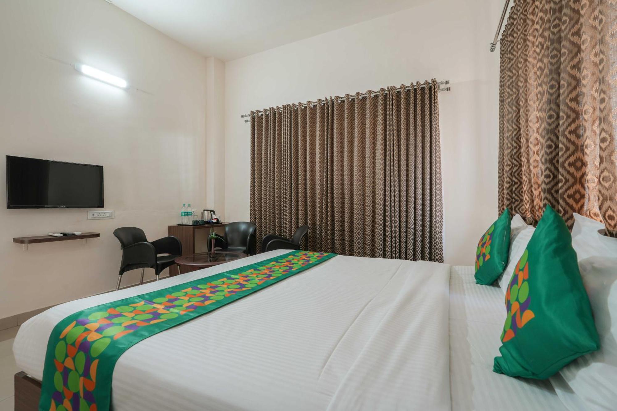 Treebo Pappilon Palace - Pvs Circle Mangalore Eksteriør billede