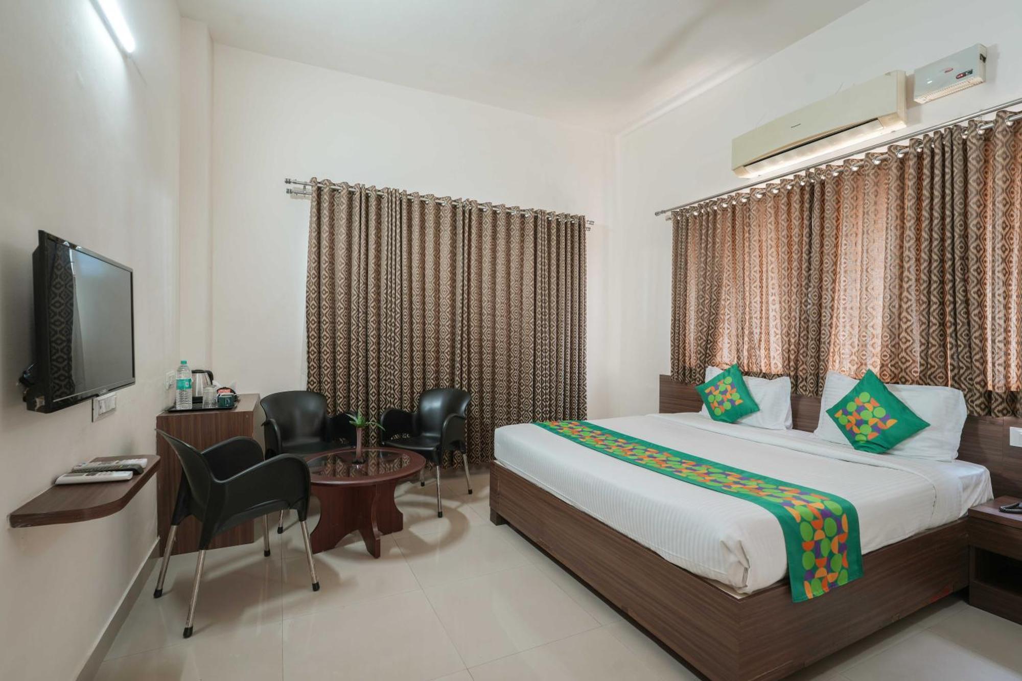 Treebo Pappilon Palace - Pvs Circle Mangalore Eksteriør billede