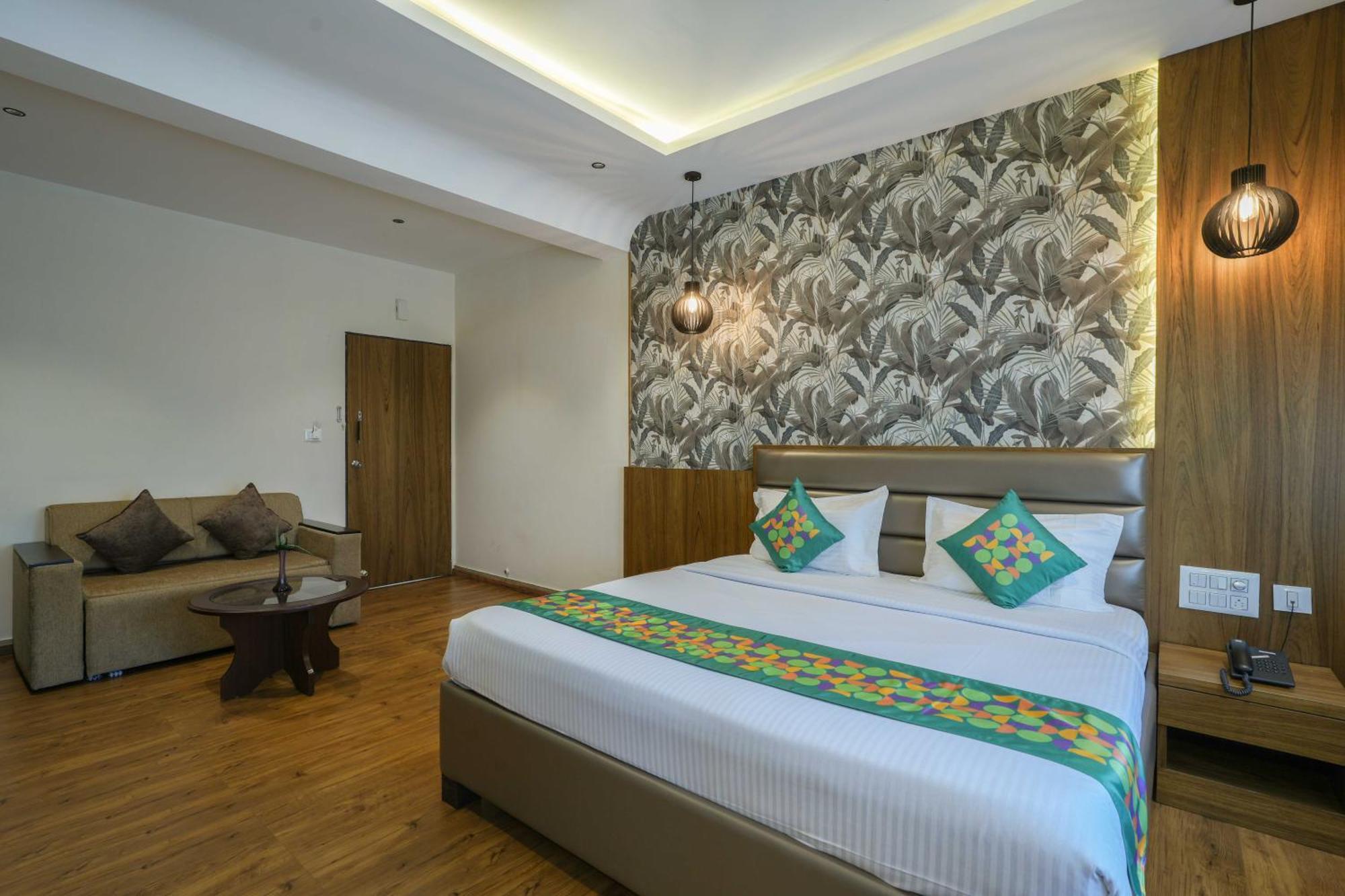 Treebo Pappilon Palace - Pvs Circle Mangalore Eksteriør billede