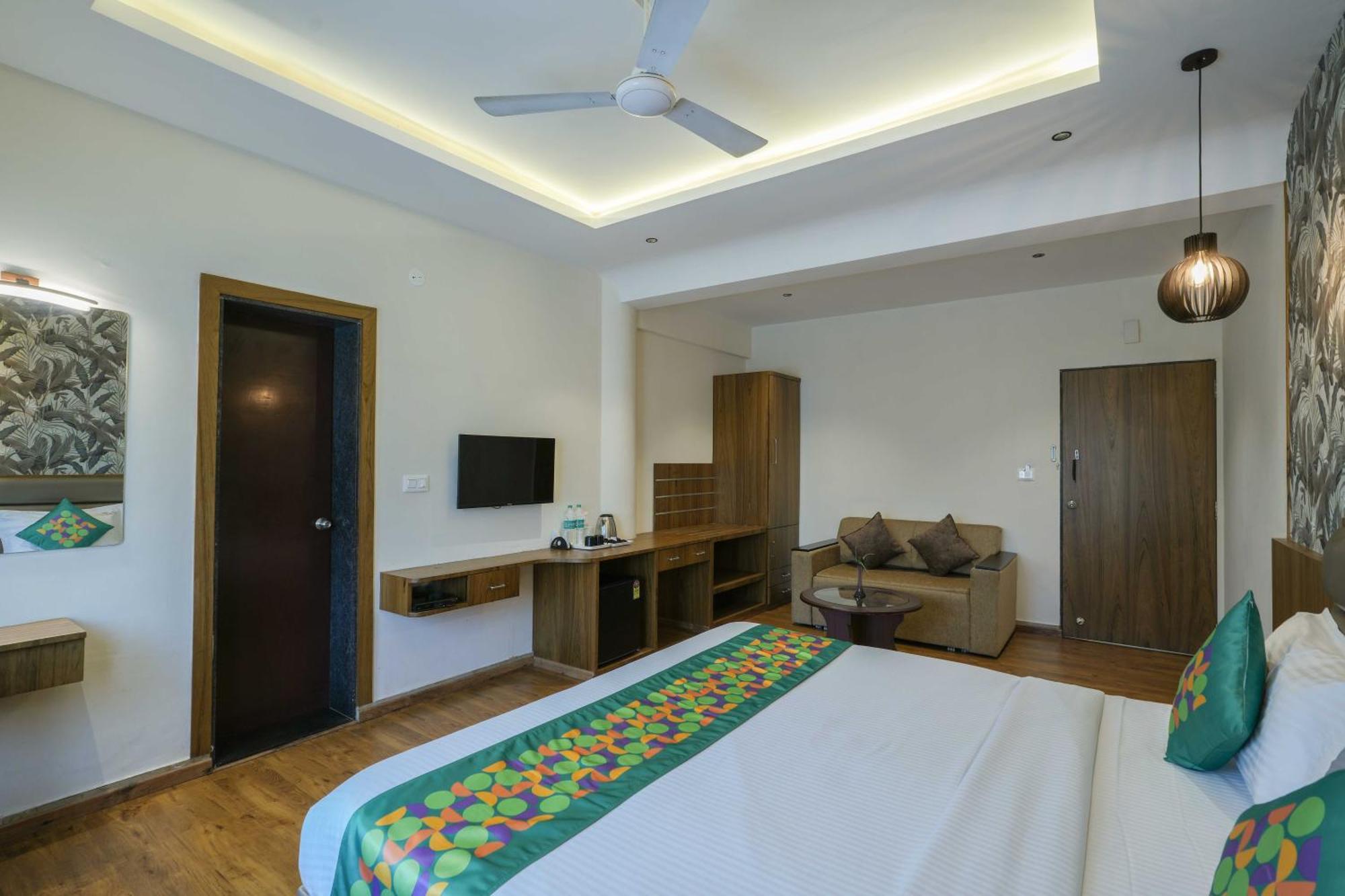 Treebo Pappilon Palace - Pvs Circle Mangalore Eksteriør billede